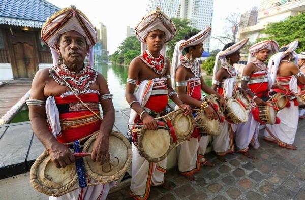 Sri Lanka celebra su fiesta religiosa