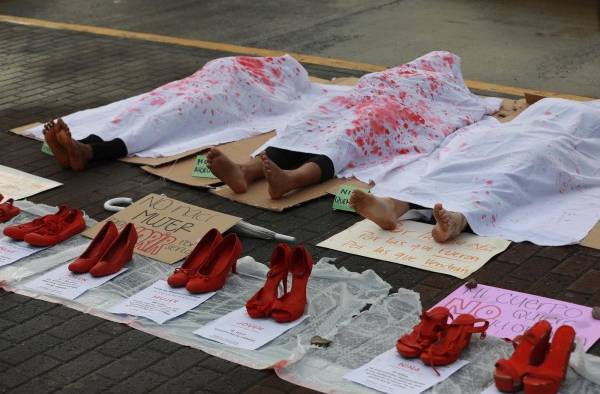 Con la Marcha de la Muerte, feministas protestan contra la violencia hacia la mujer