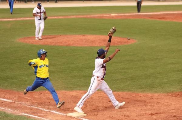 Brasil anotó carreras en la parte alta del séptimo 'inning'.