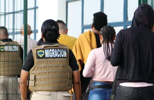 El destino de los deportados es el aeropuerto ubicado en Río Negro, Colombia.