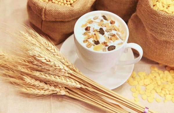 Los Cereales para el desayuno están elaborados con cereal integral, manteniendo así su contenido natural de nutrientes como la fibra, vitaminas y minerales.