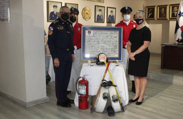 Rinden honores a los 343 bomberos de Nueva York, fallecidos el 11 de septiembre de 2001 en los atentados a las Torres Gemelas
