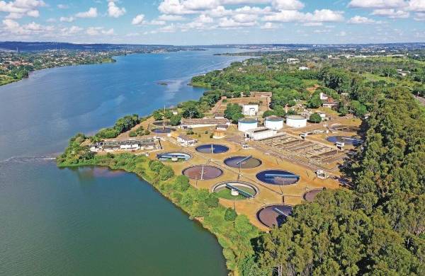 Ejemplos de estos cambios en países de la región se observan en Brasil, en lo referente a la creación de una legislación y un sistema nacional de administración de los recursos hídricos.