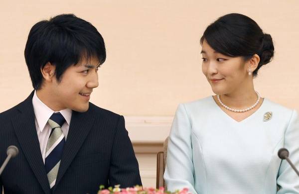 Mako planea casarse en el 2020 con Kei Komuro, un compañero de universidad sin sangre real en sus venas.
