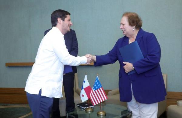 El pasado 25 de noviembre, el ministro Alfaro Boyd se reunió con la embajadora de Estados Unidos en Panamá, Mari Carmen Aponte.