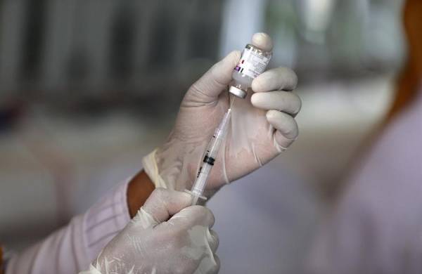 Las tres vacunas, que Panamá tiene previsto traer al país, son de dos dosis, con un intervalo de aplicación de tres o cuatro semanas cada dosis.