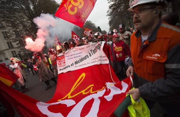 Imagen de archivo de miembros del sindicato francés de la siderurgia en una manifestación de protesta en París.