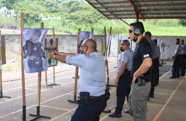 Unidades de la Policía Nacional reciben entrenamientos por instructores de la Embajada de Israel en Panamá.