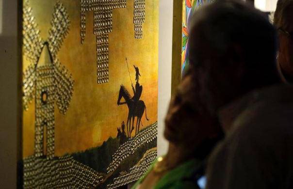Una parte importante de la exposición es la presencia del Quijote en las pinturas del artista.