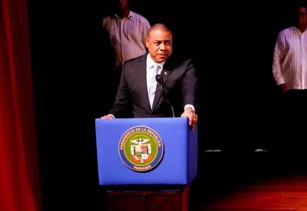 El alcalde de Colón, Lorenzo Diógenes Galván.