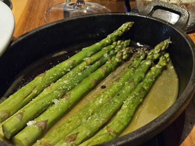 Espárragos con miso.