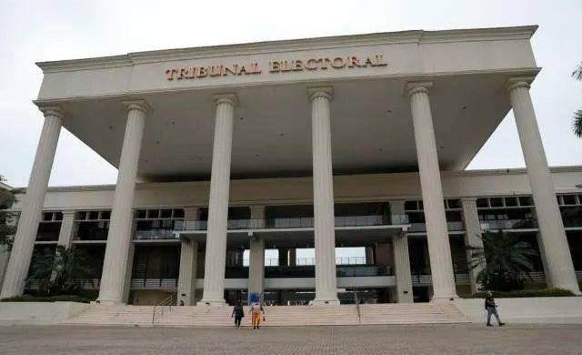 Trascendió que Puerta y Rivera declinaron la invitación de los magistrados del TE.