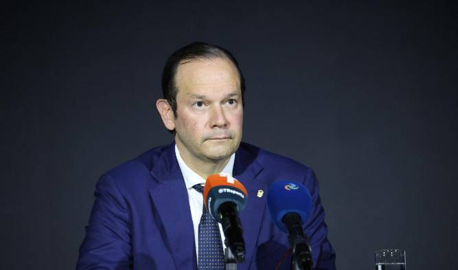 Martínez-Acha había sido convocado desde enero por los diputados.