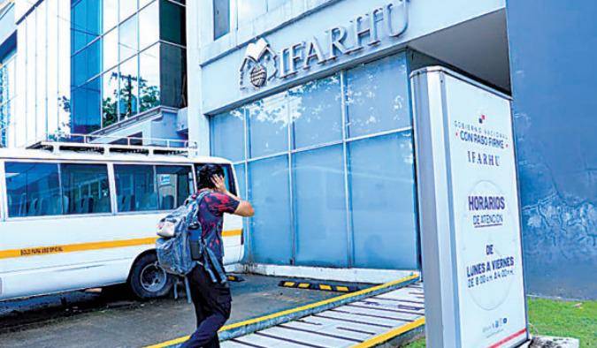 El Ifarhu ha solicitado traslados de partidas por más de $126 millones para cumplir con las becas vigentes