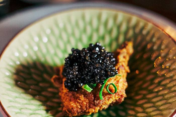 Pollo frito con caviar