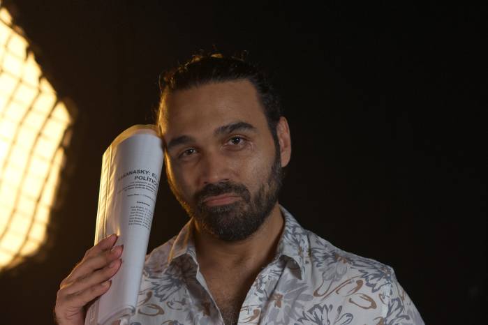 El productor responsable del montaje de la obra, Rob Rivera.