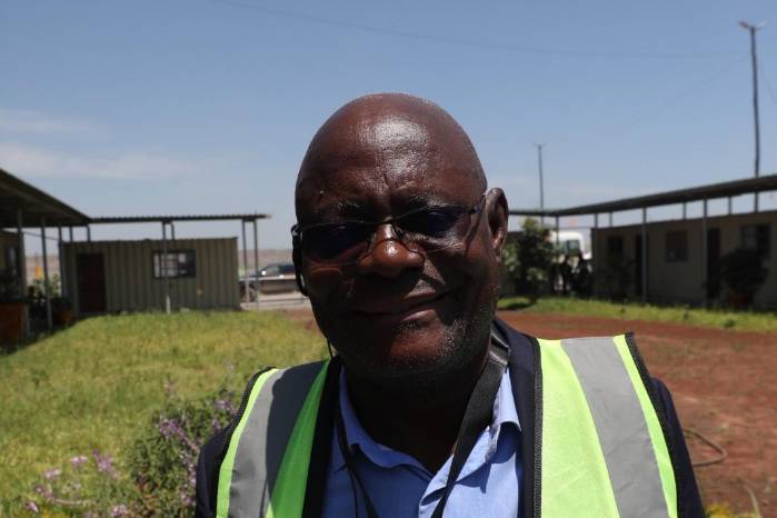 Godwin Beene, gestor de FQM en Zambia.