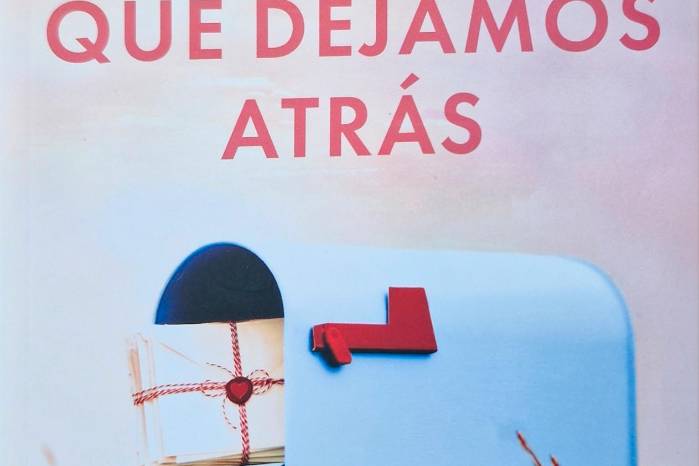 Portada del libro ‘El amor que dejamos atrás’.