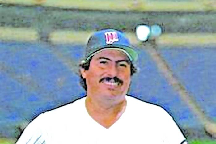 Fue firmado un 22 de enero de 1975 por los Mets de Nueva York y debutó en las mayores el 17 de agosto de 1978.