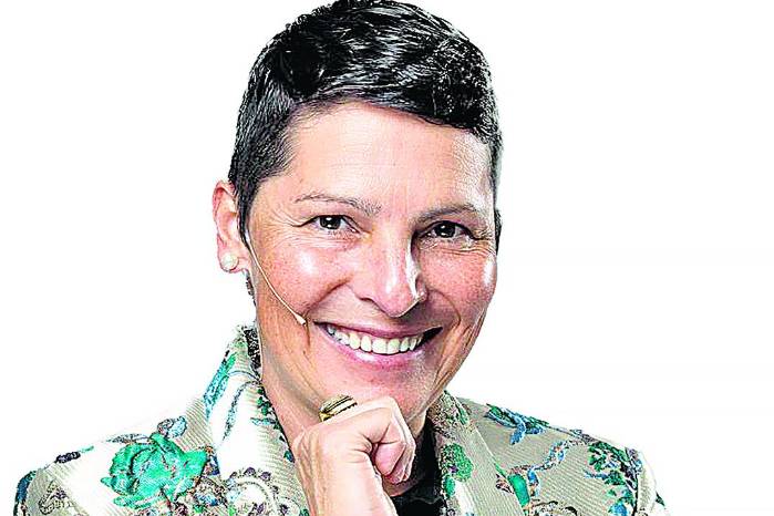 “Puedes ver el mundo desde la escasez o desde la oportunidad. Esa elección cambia todo”, dijo Cook al diario.