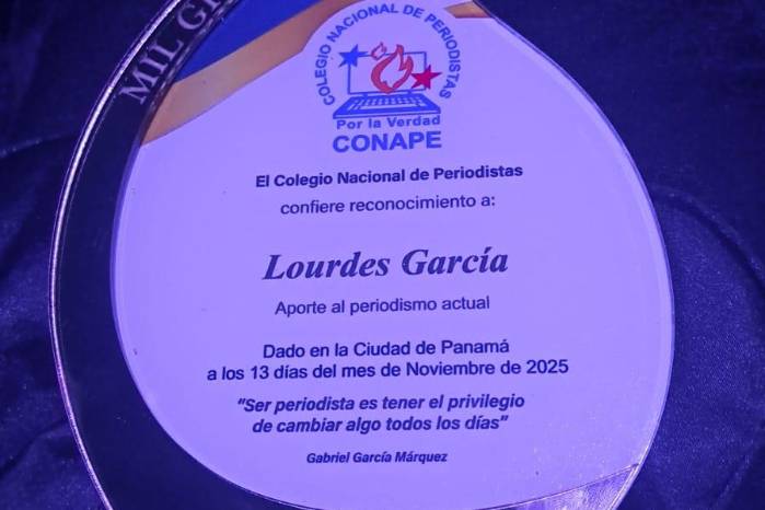 Destacan la labor de la periodista de La Estrella de Panamá en el Día del Periodista Panameño.