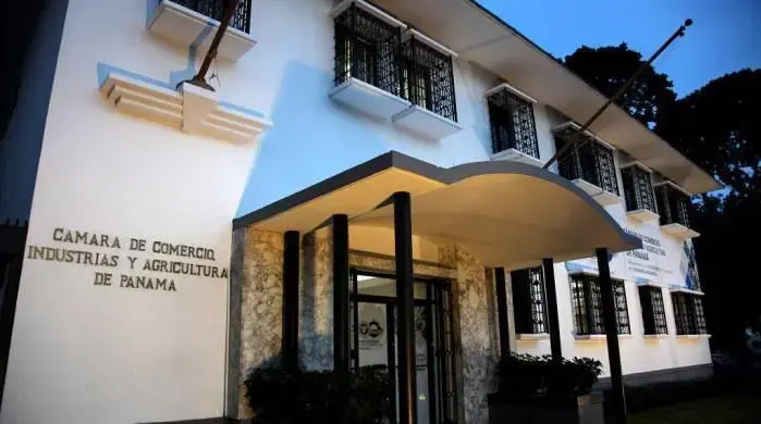 Cámara de Comercio respalda cierre de Ministerio de la Mujer