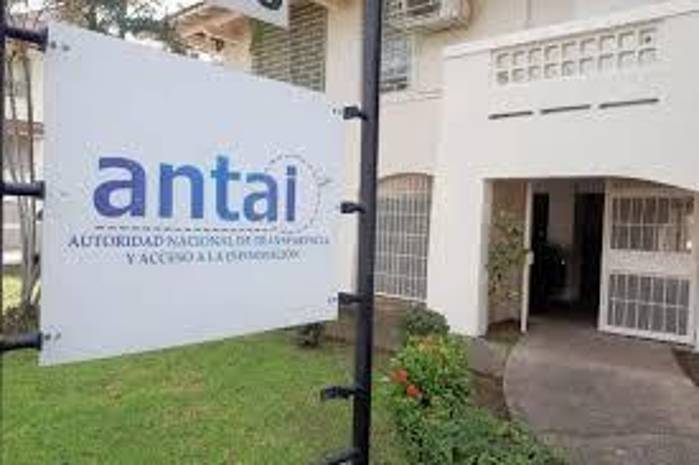 La entidad sancionó a 11 servidores públicos, según recientes expedientes administrativos.