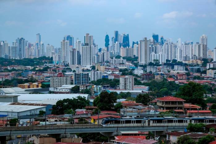 Panamá mantiene una economía diversificada, abierta y con perspectivas de crecimiento superiores al promedio regional.