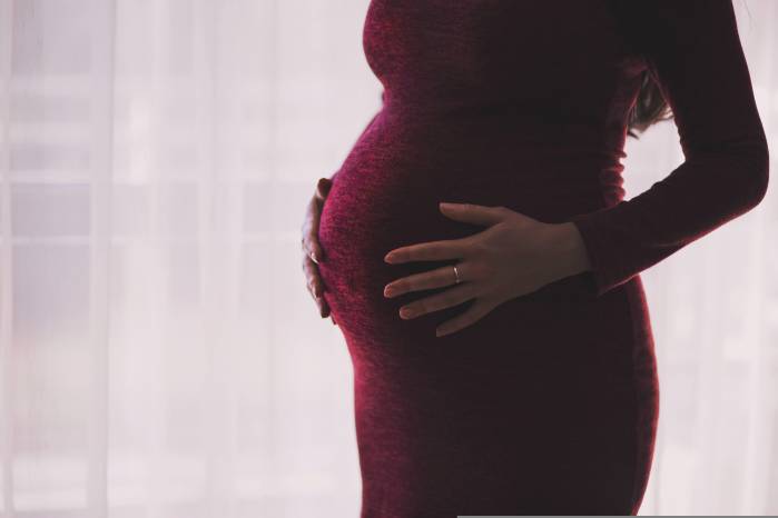 ¿Cuánto cuesta no prevenir el embarazo adolescente?