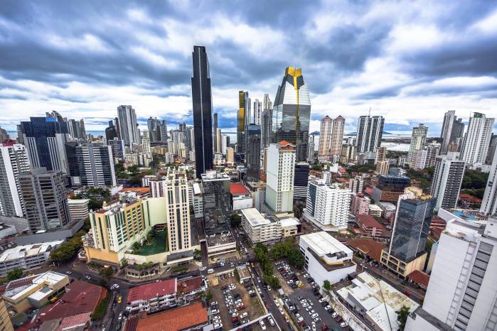 Panamá cuenta con ventajas competitivas únicas gracias a su ubicación geográfica, conectividad y solidez financiera.