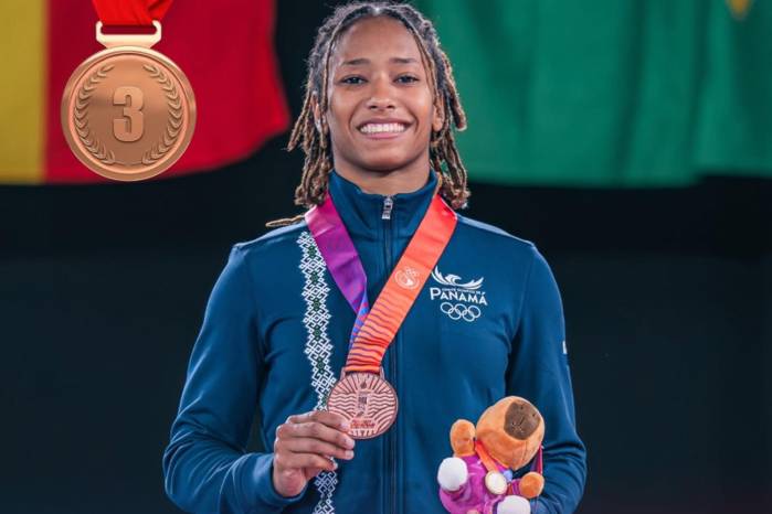 La luchadora panameña Yusneiry Agrazal ganadora del bronce en lucha.
