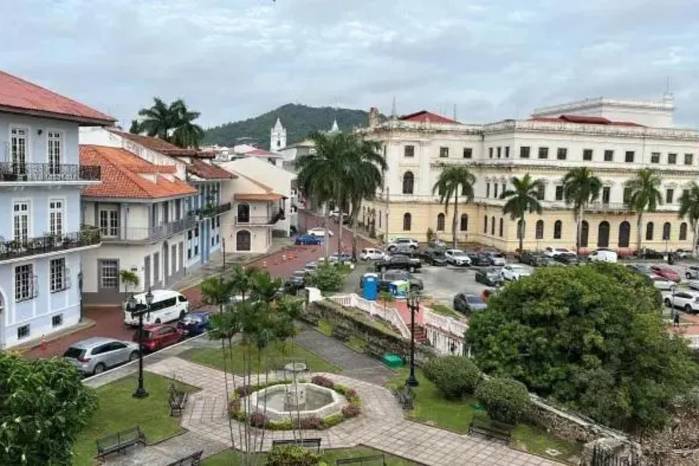 Entre los principales atractivos turísticos de Panamá se encuentran el Canal, sus playas, áreas protegidas, el Casco Antiguo y destinos del interior del país.