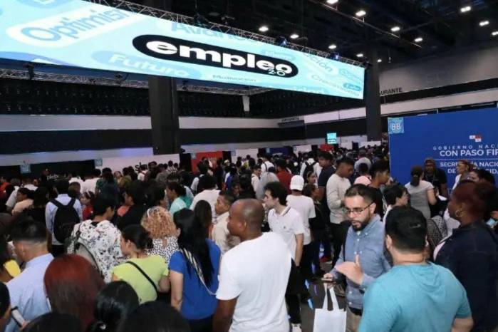 Entrevista laboral de selección ejecutada en un entorno digital en Panamá.