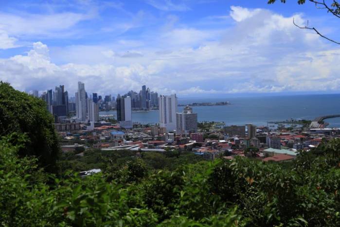Destino de las áreas revertidas de la zona del canal