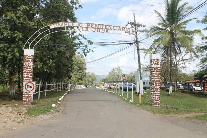 Entra al complejo penitenciario La Joya.