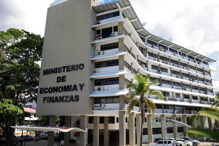 Los empleados fueron desalojados tanto del edificio principal del MEF como del inmueble conocido como La Mesa, donde también operan oficinas del ministerio.