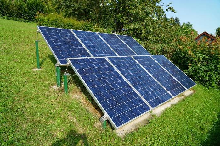 Cada vivienda contará con un kit solar con medidor para registrar y cobrar el consumo eléctrico.