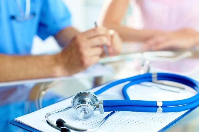 Boyd Galindo confirmó este miércoles que el Minsa estudia la contratación de especialistas extranjeros, pero aclaró que la prioridad serían las vacantes críticas para las cuales no exista disponibilidad de médicos panameños calificados.