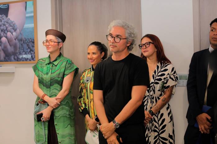 Personalidades de las industrias creativas e invitados especiales se hicieron presentes.