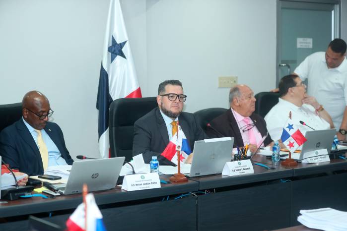 La situación de los policías jubilados y las condiciones de equipamiento de la Fuerza Pública fueron parte de los temas abordados durante la comparecencia del Ministerio de Seguridad Pública.