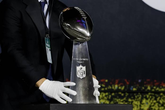 El trofeo Vince Lombardi es exhibido en San Jose, California. El Super Bowl LX lo disputarán el 8 de febrero los Patriots contra los Seahawks en el Levi's Stadium en Santa Clara, California.