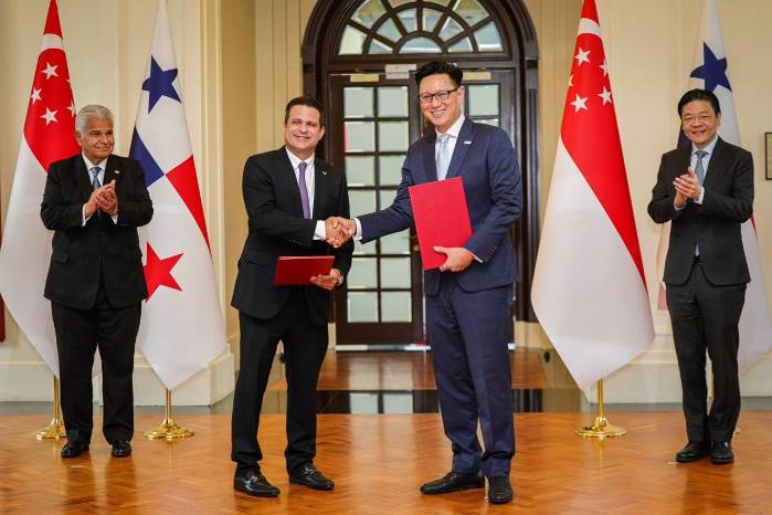 Firma del memorando de entendimiento entre el Aeropuerto Internacional de Tocumen y SATS.