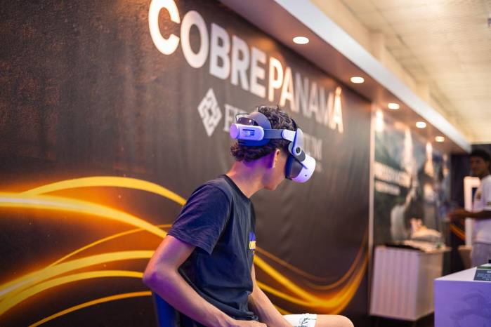 El espacio permite no solo observar, sino interactuar con simulaciones que recrean el funcionamiento de equipos clave de la operación.