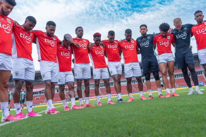 La selección de Panamá previo a uno de sus entrenamientos.