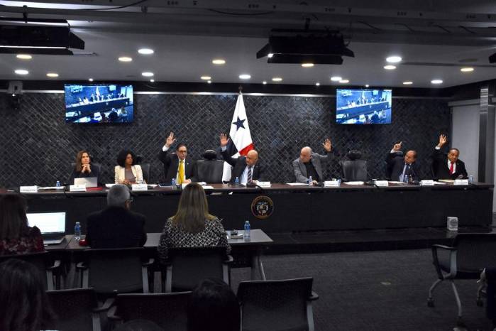 La Comisión de Gobierno aprobó la recomendación presentada por la comisión.