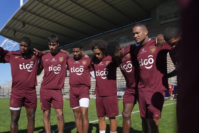 Jugadores de la selección de Panamá previo a un entrenamiento.