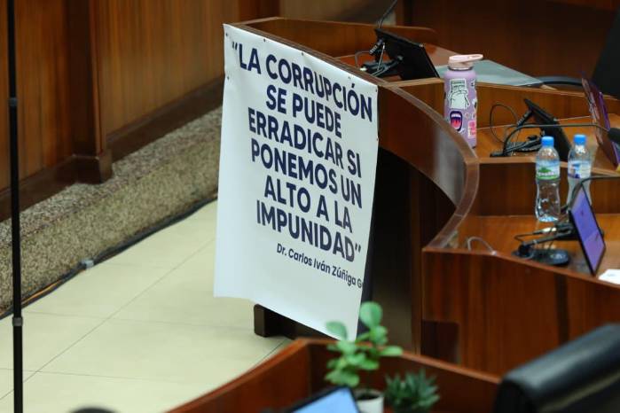 Vamos presiona por reformas anticorrupción mientras persiste resistencia a nuevas leyes.