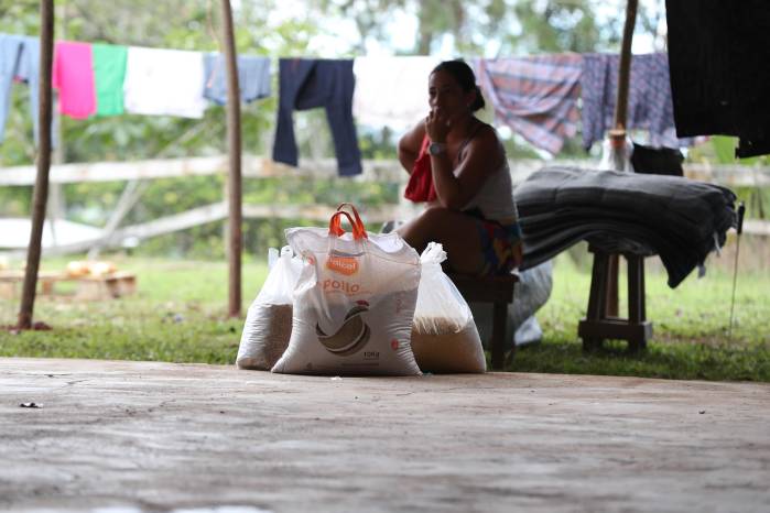 La emergencia alteró la rutina de numerosas familias de La Pitaloza. Los niños enfrentan días lejos de sus hogares mientras los adultos buscan alternativas para protegerlos.