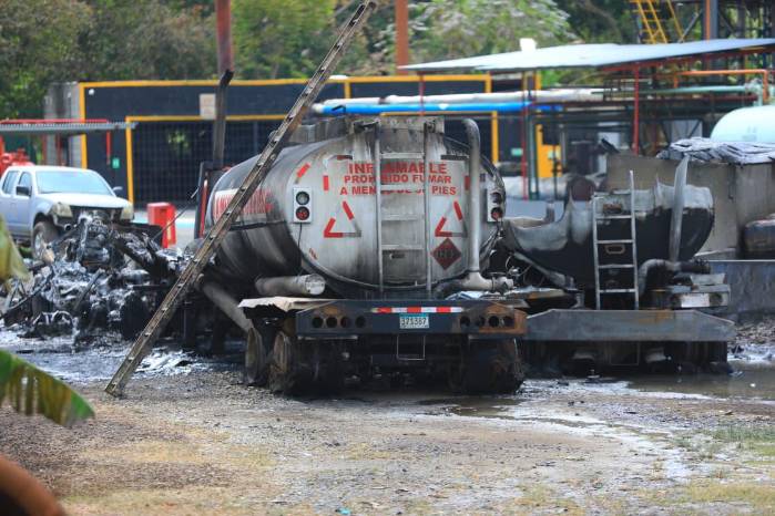 Se evalúan las condiciones de la losa y los componentes de acero del viaducto.
