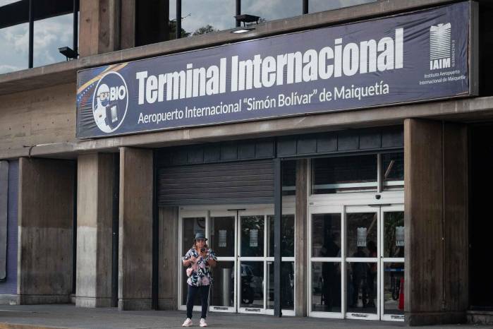 Fotografía de archivo de la entrada del Aeropuerto Internacional de Maiquetía Simón Bolívar, en La Guaira (Venezuela). EFE/ Ronald Peña